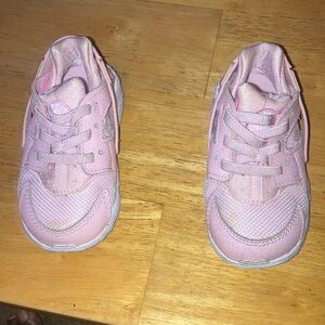 Nike sneakers size 6 c pink